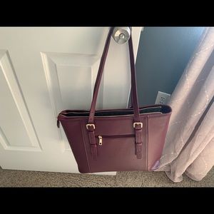 Laptop tote bag for work.